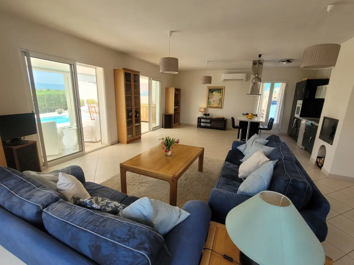 Detached House Of 180 M² In Thezan Les Beziers
