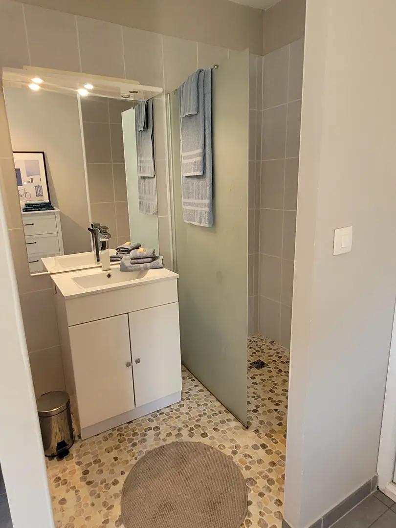Detached House Of 180 M² In Thezan Les Beziers