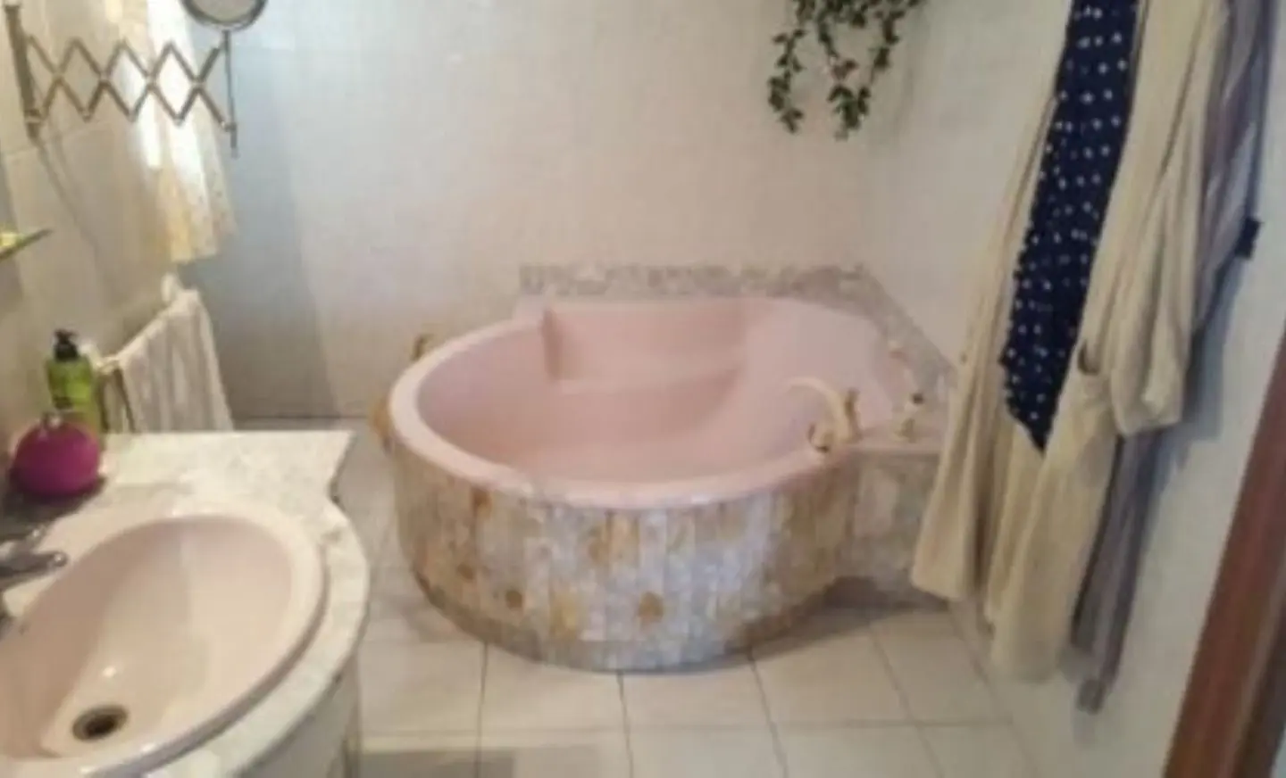 5-bedroom Flat In Elche, Spain (190 M²)