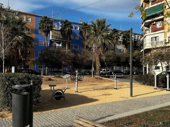 4-bedroom Flat In Alicante, Spain (69 M²)