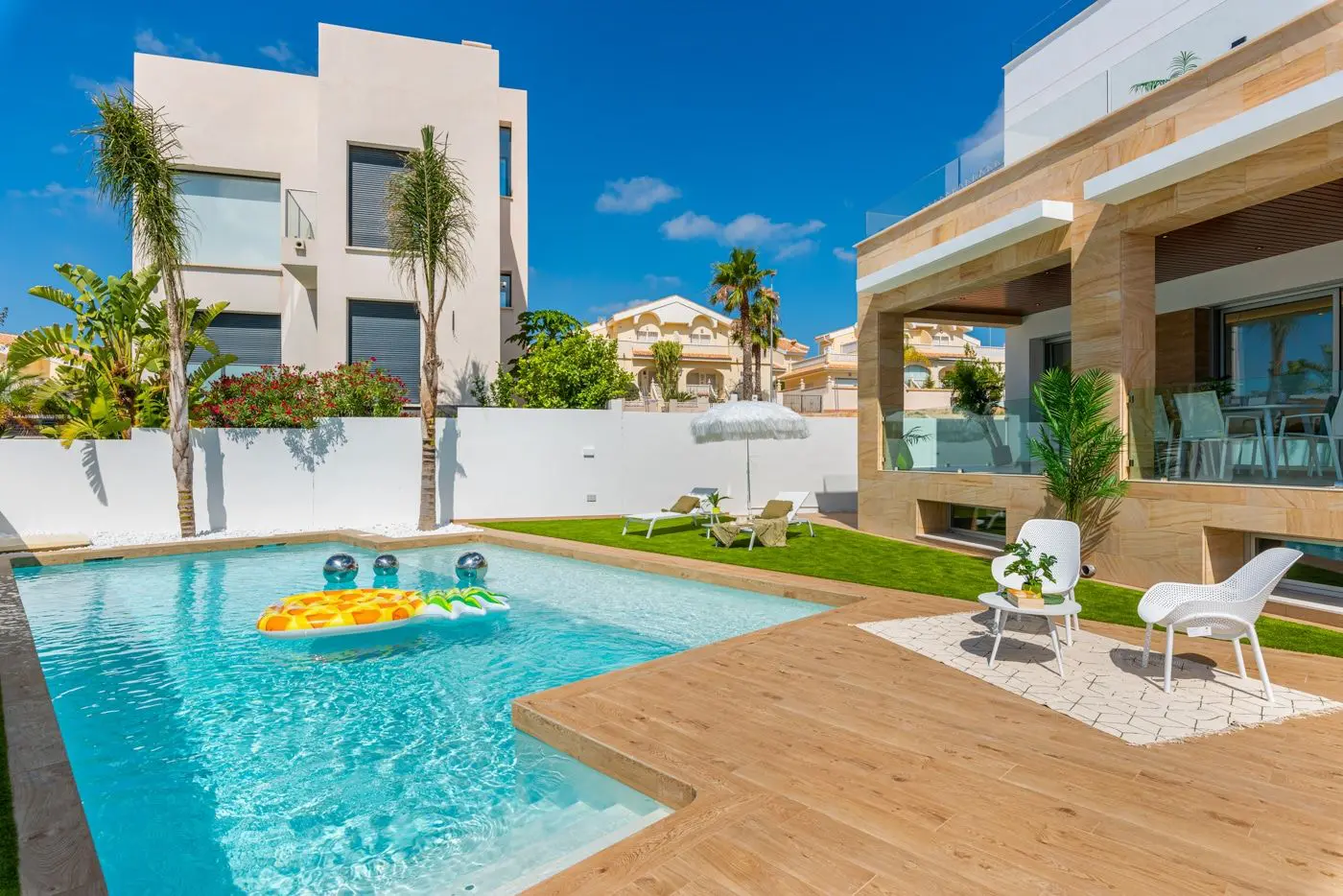4-bedroom Villa In Rojales, Spain (244 M²)