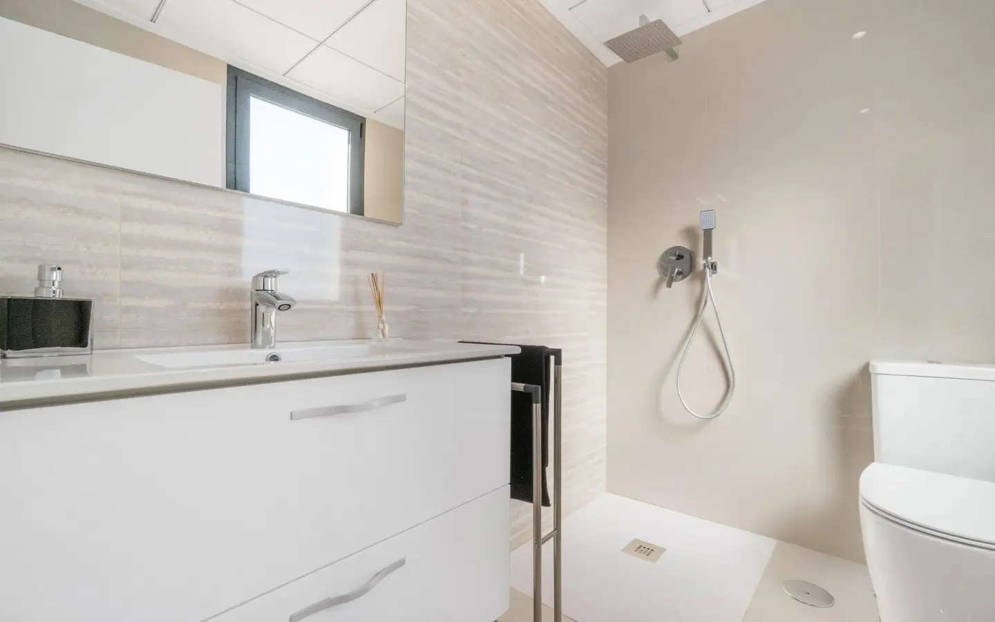 3-bedroom Villa In Los Montesinos, Spain (117 M²)