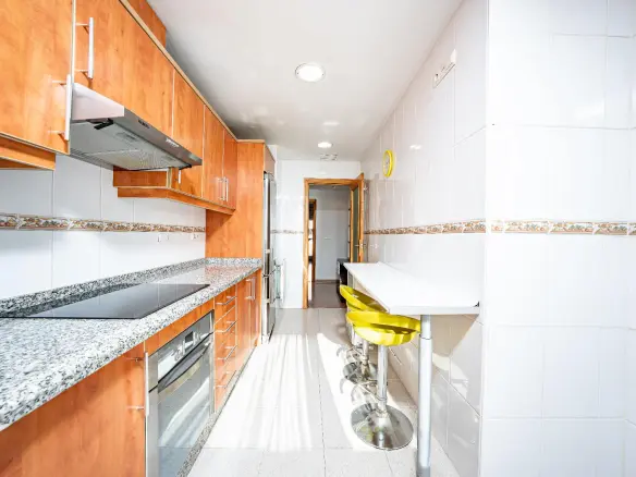3-bedroom Penthouse In Alicante, Spain (160 M²)