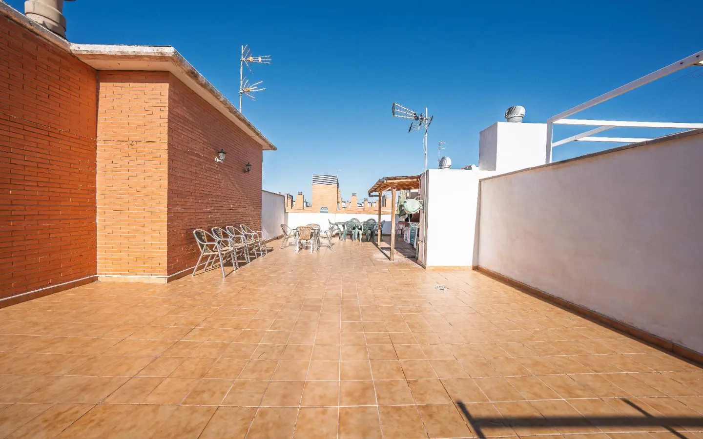3-bedroom Penthouse In Alicante, Spain (160 M²)