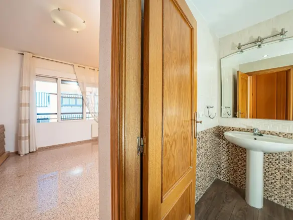 3-bedroom Penthouse In Alicante, Spain (160 M²)