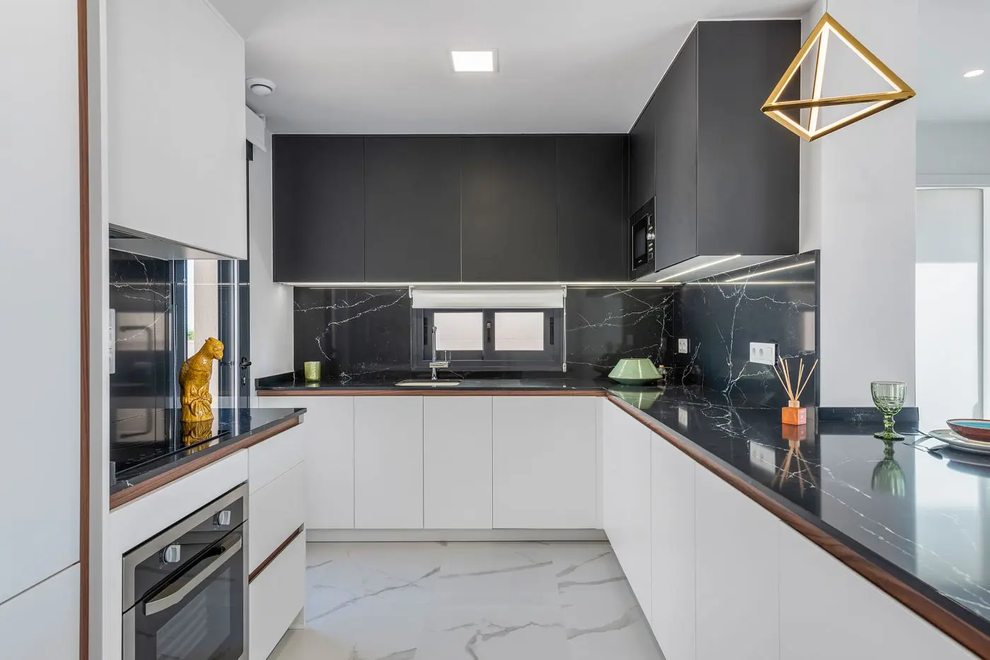 3-bedroom Bungalow In San Miguel De Salinas, Spain (169 M²)