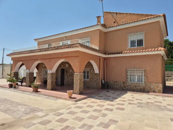 Commercial Unit 196 In Elche, Spain