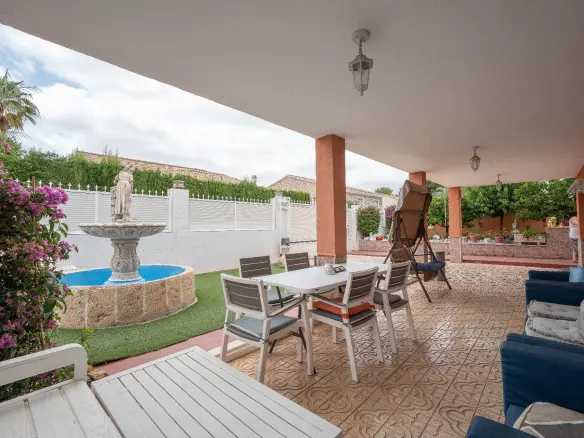 6-bedroom Villa In La Nucía, Spain (280 M²)