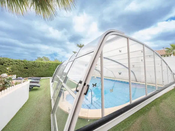 6-bedroom Villa In La Nucía, Spain (280 M²)