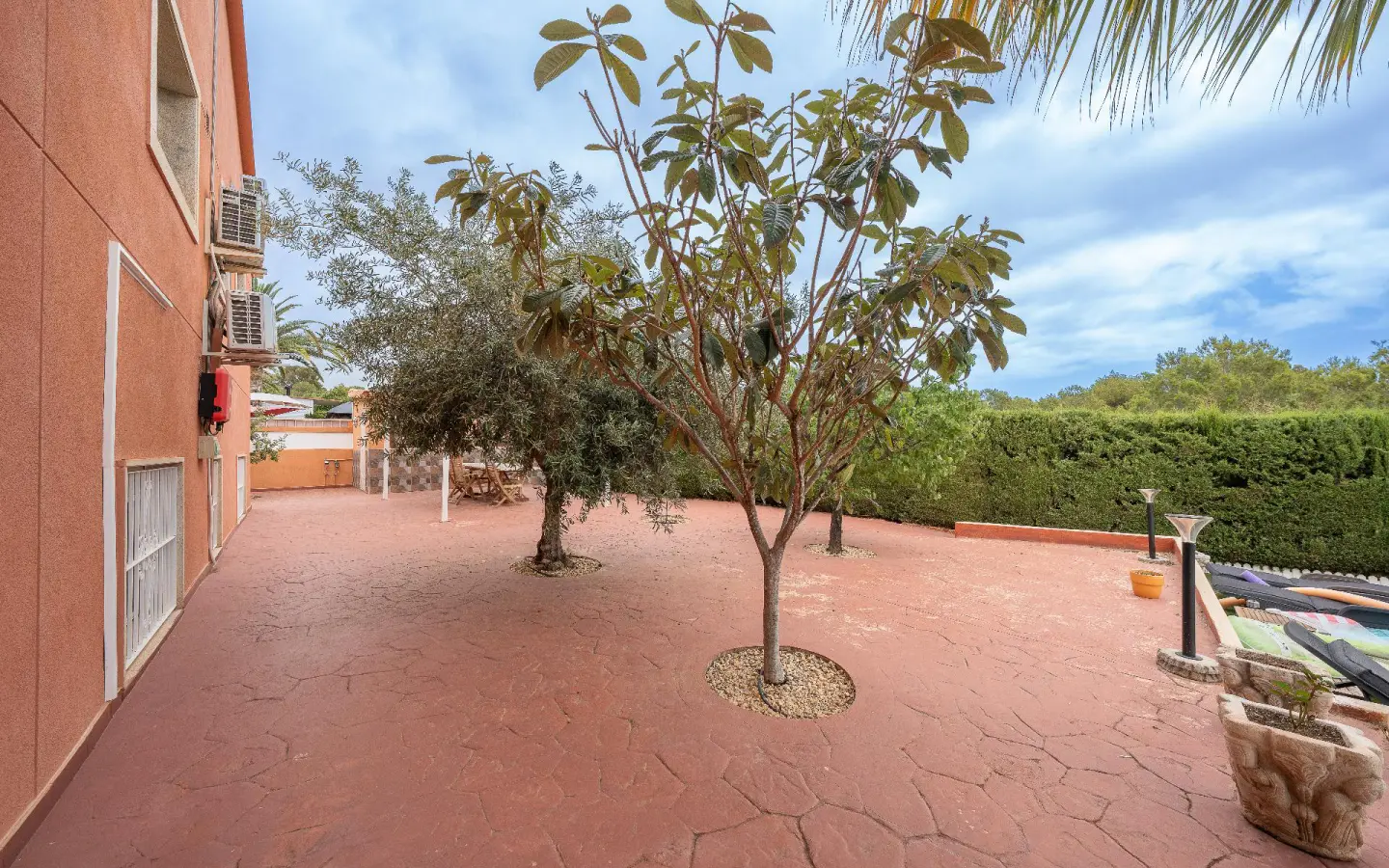 6-bedroom Villa In La Nucía, Spain (280 M²)