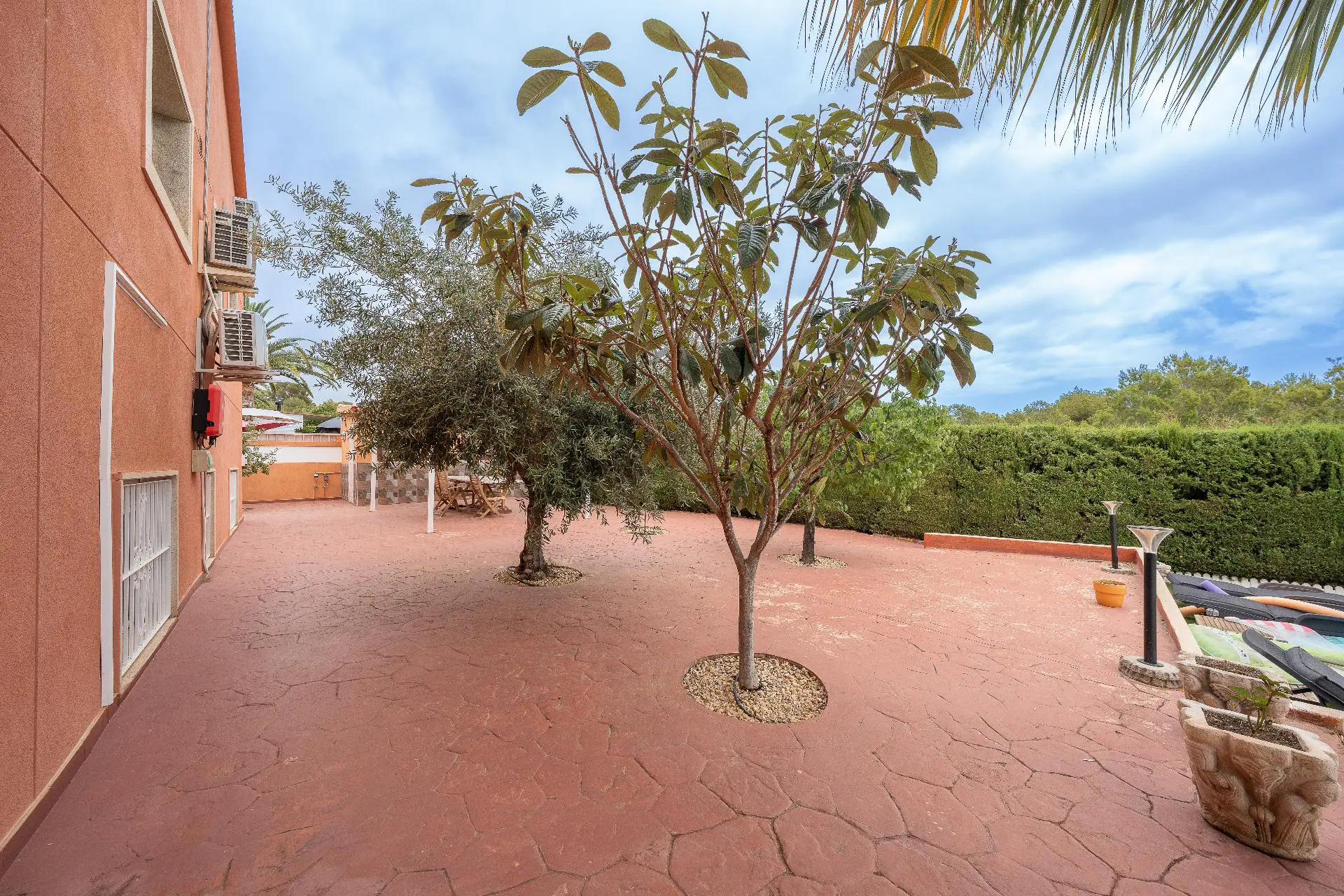 6-bedroom Villa In La Nucía, Spain (280 M²)