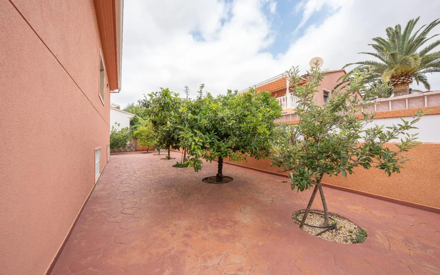 6-bedroom Villa In La Nucía, Spain (280 M²)