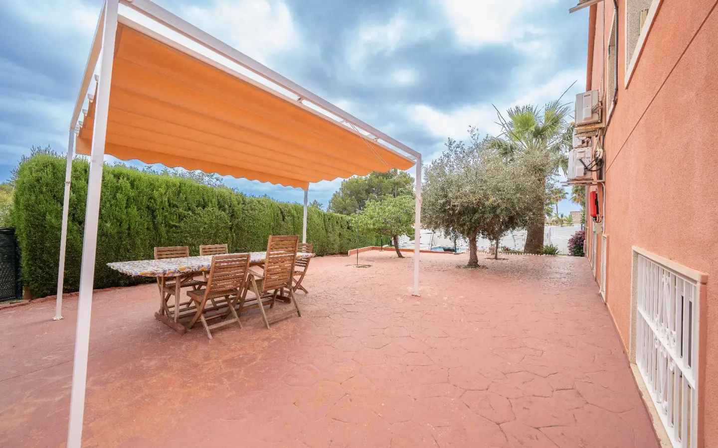 6-bedroom Villa In La Nucía, Spain (280 M²)