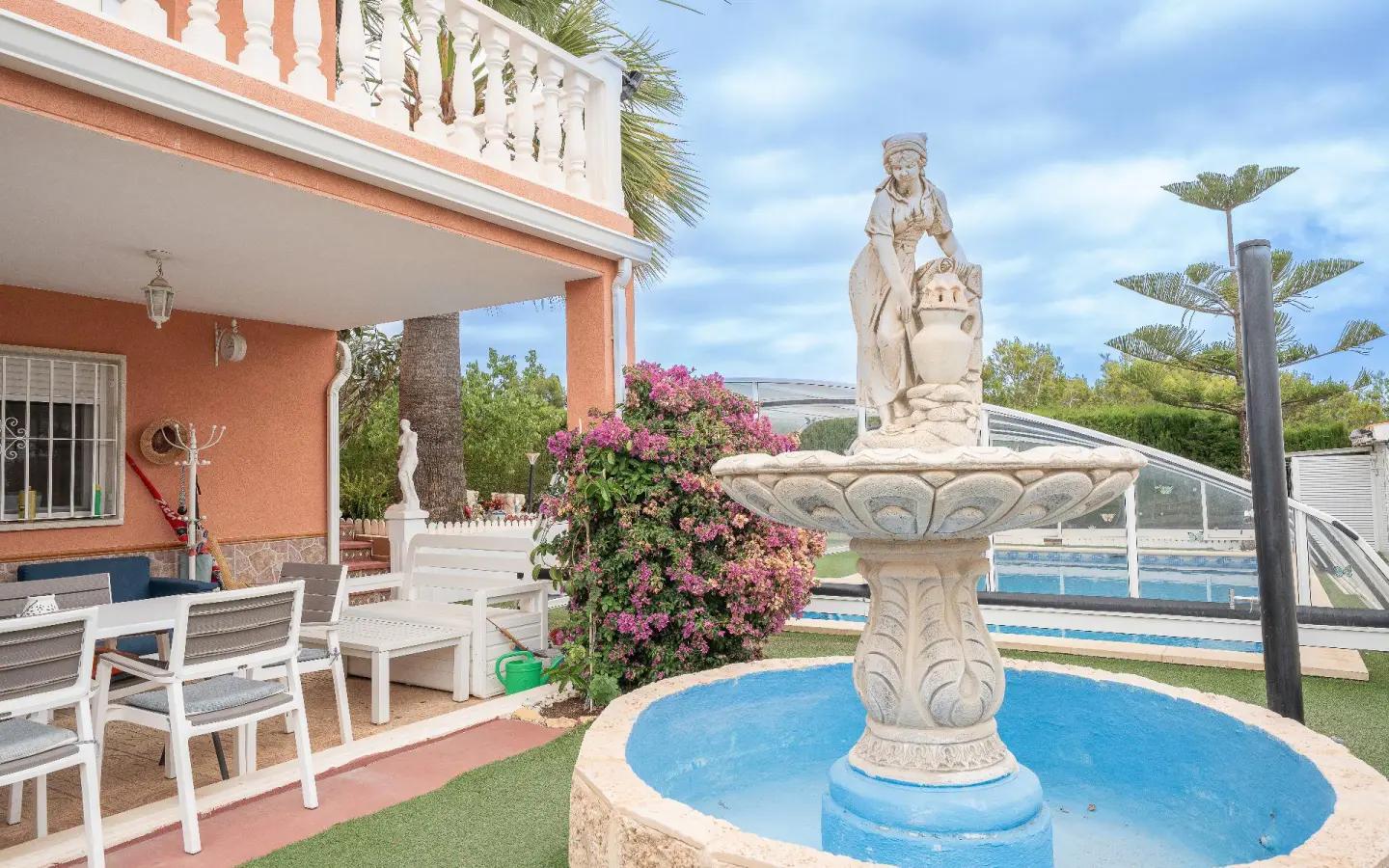 6-bedroom Villa In La Nucía, Spain (280 M²)