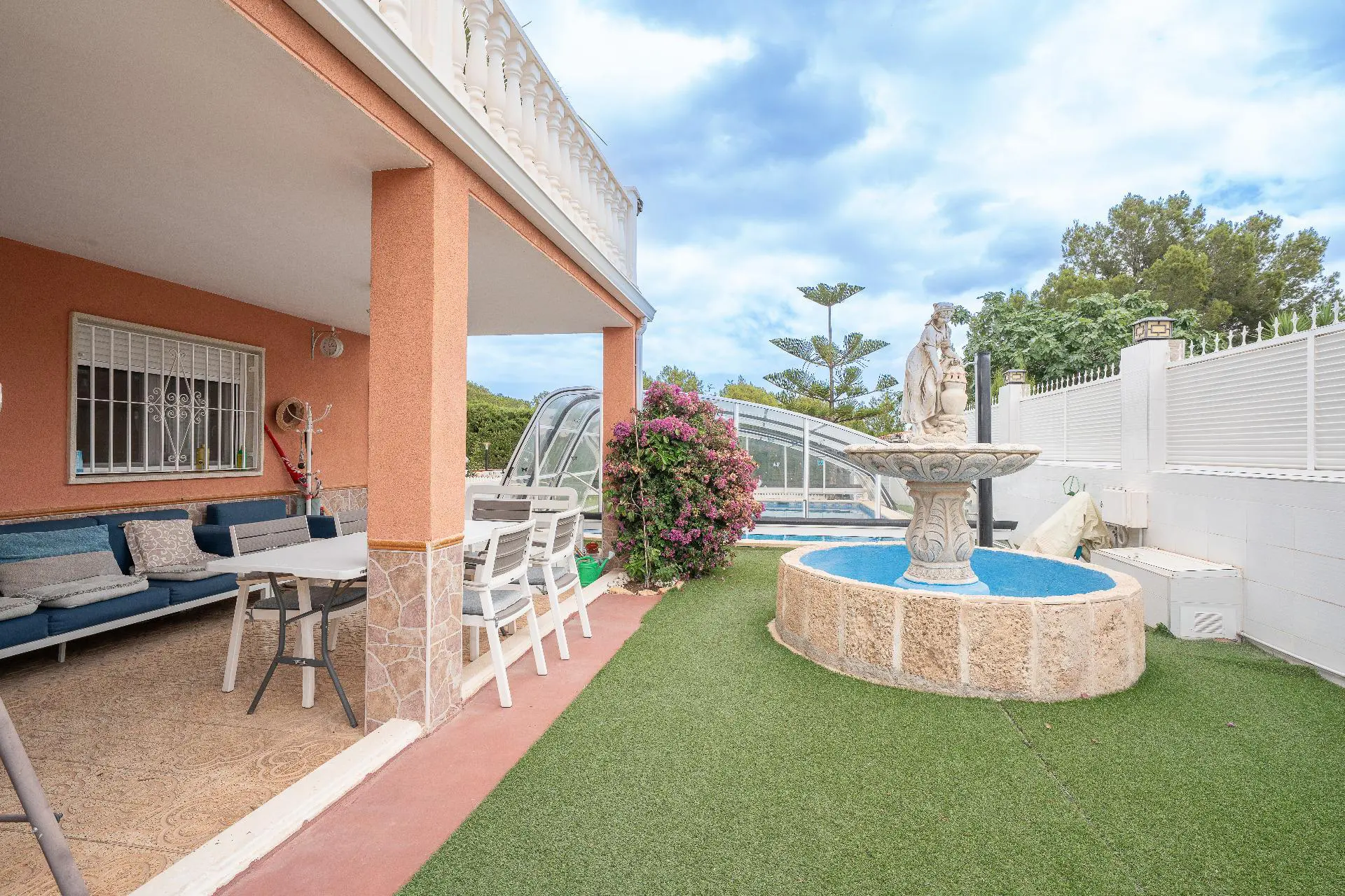 6-bedroom Villa In La Nucía, Spain (280 M²)