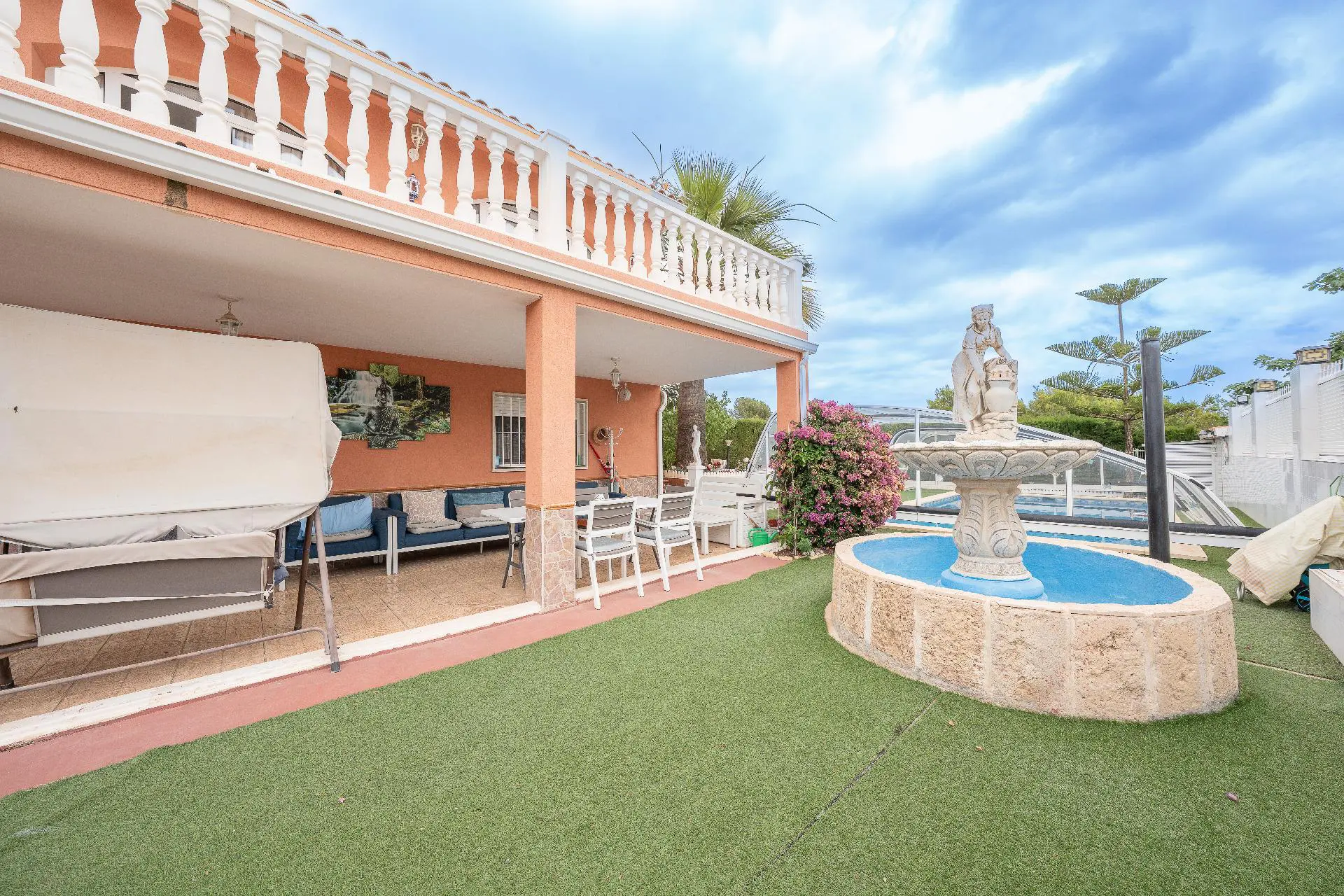 6-bedroom Villa In La Nucía, Spain (280 M²)