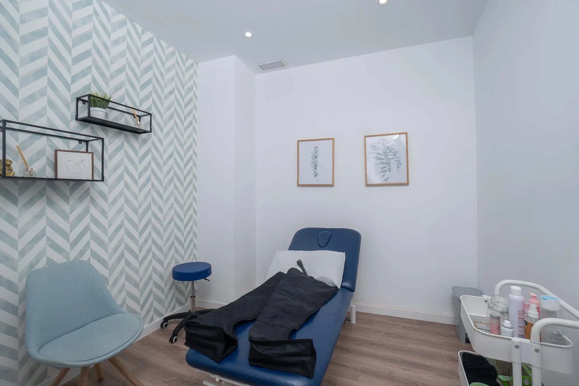 4-bedroom Commercial Unit In Alicante, Spain (65 M²)