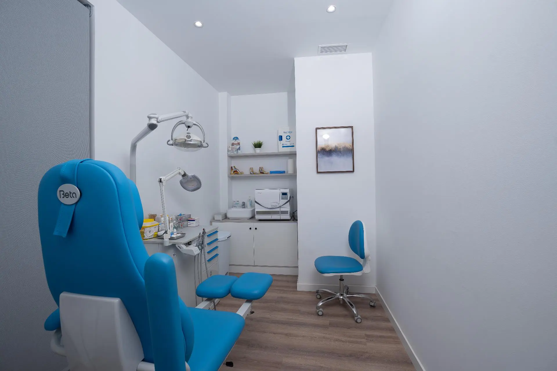 4-bedroom Commercial Unit In Alicante, Spain (65 M²)