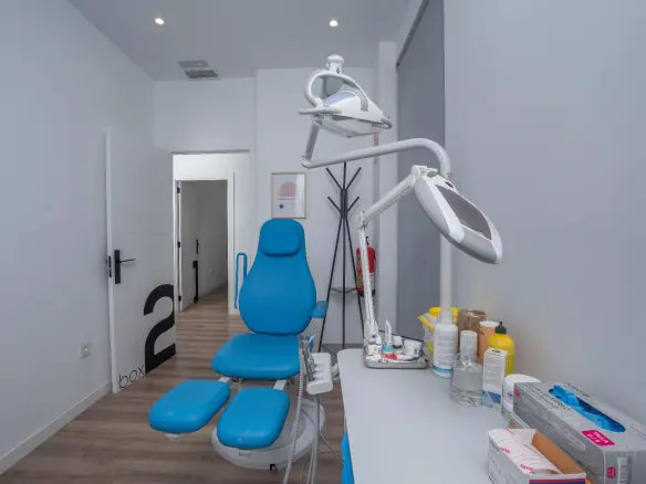 4-bedroom Commercial Unit In Alicante, Spain (65 M²)