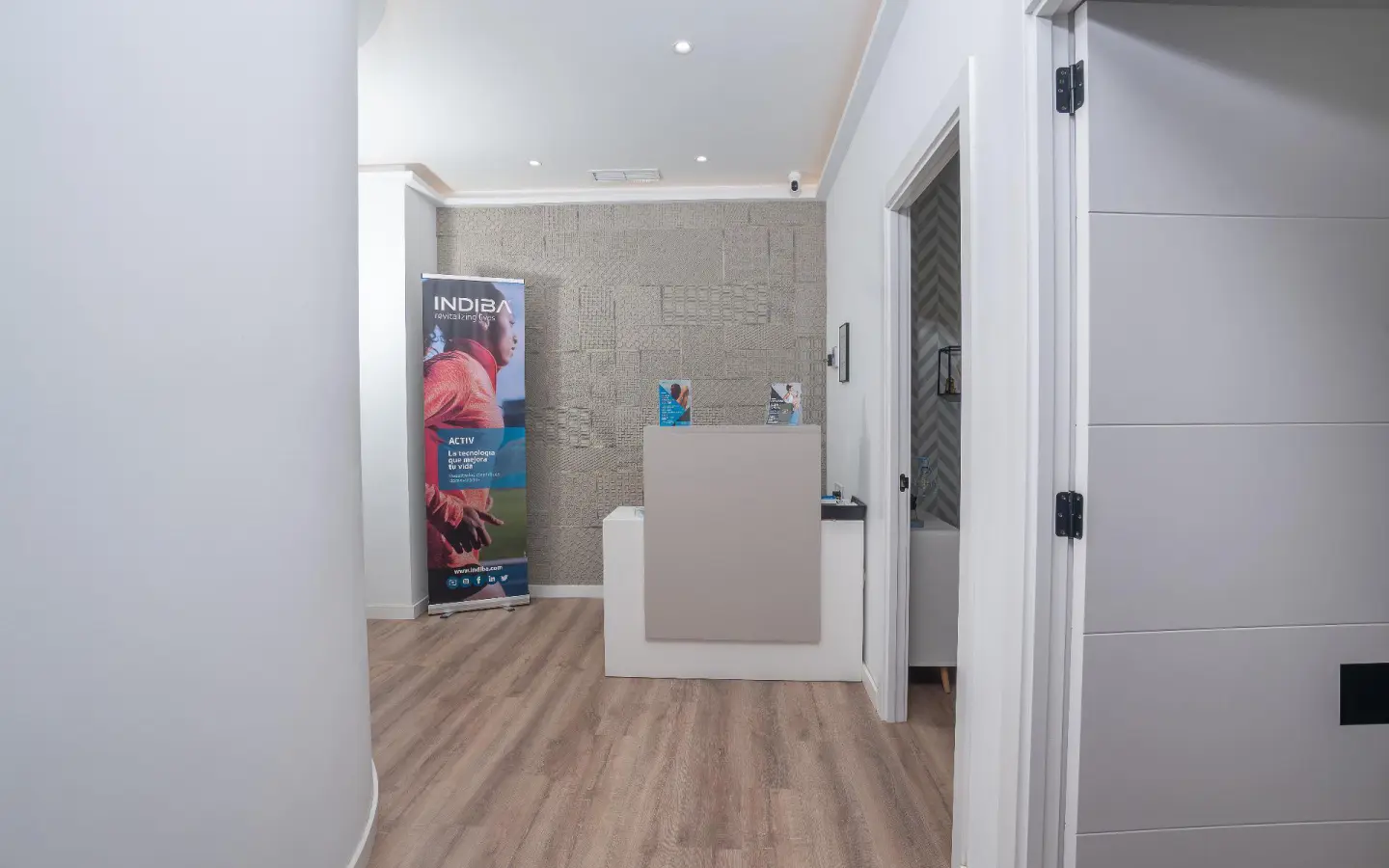 4-bedroom Commercial Unit In Alicante, Spain (65 M²)