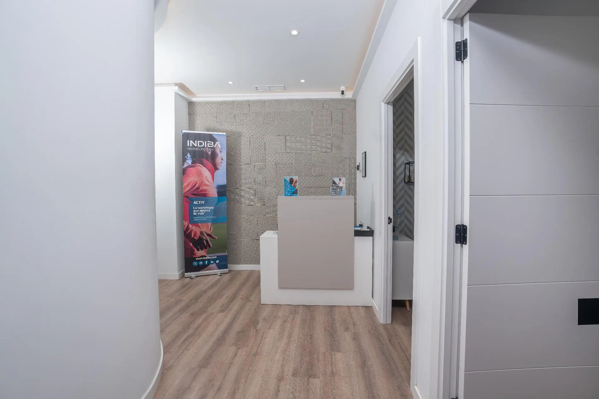 4-bedroom Commercial Unit In Alicante, Spain (65 M²)