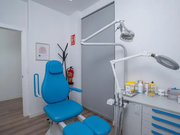 4-bedroom Commercial Unit In Alicante, Spain (65 M²)