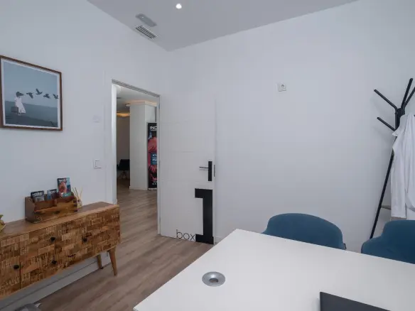 4-bedroom Commercial Unit In Alicante, Spain (65 M²)