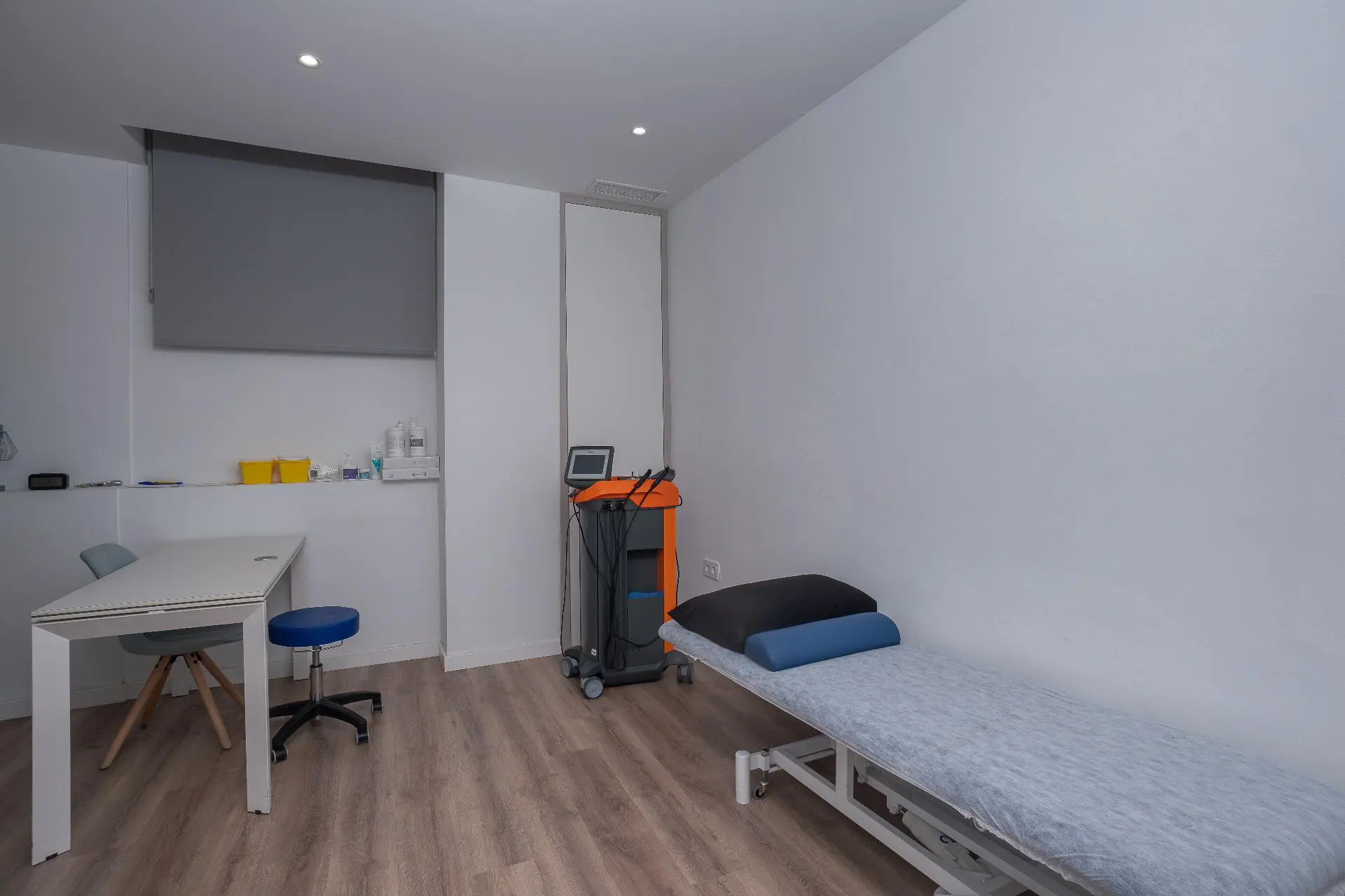 4-bedroom Commercial Unit In Alicante, Spain (65 M²)