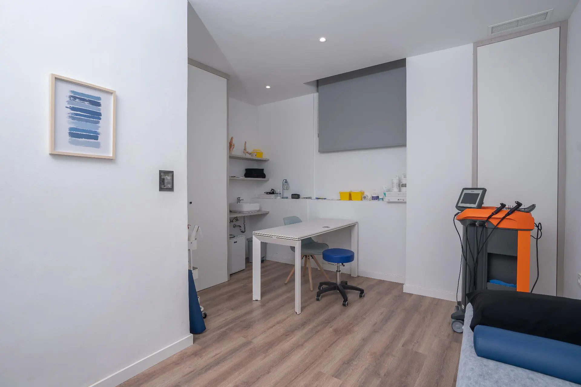 4-bedroom Commercial Unit In Alicante, Spain (65 M²)