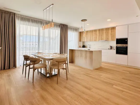 Duplex Of 175 M² With Amenities In Finestrat, Spain