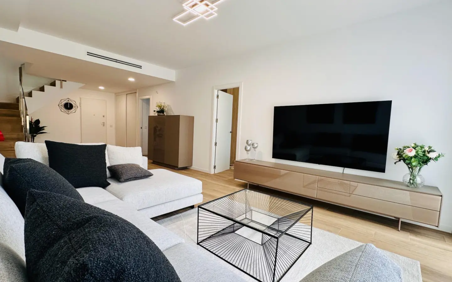 Duplex Of 175 M² With Amenities In Finestrat, Spain