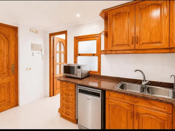 4-bedroom Penthouse In Torrevieja, Spain (170 M²)