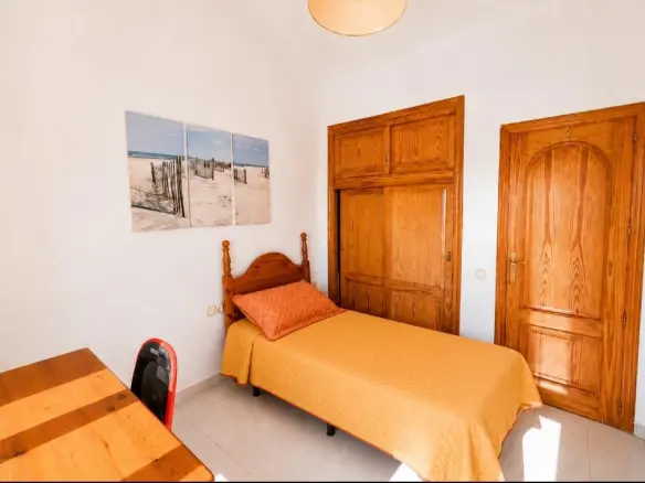 4-bedroom Penthouse In Torrevieja, Spain (170 M²)