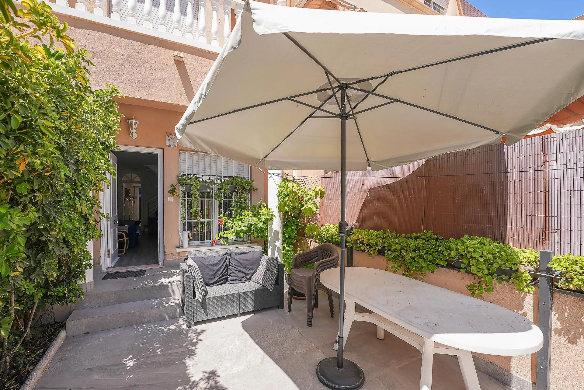 3-bedroom Terraced House In Elche, Spain (115 M²)