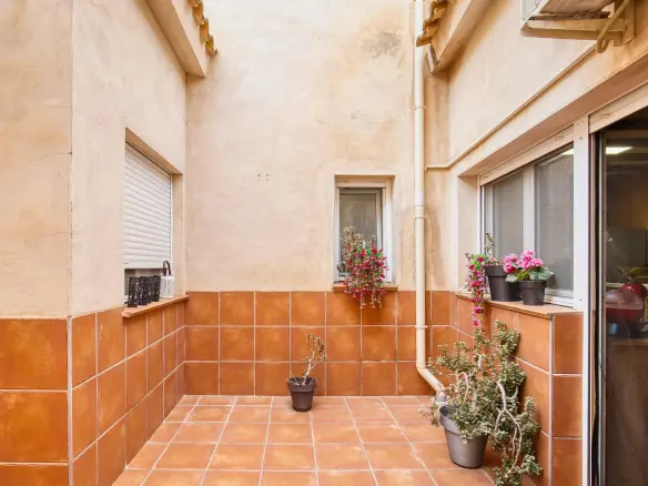 6-bedroom House In Novelda, Spain (364 M²)