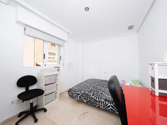 3-bedroom Terraced House In Elche, Spain (115 M²)