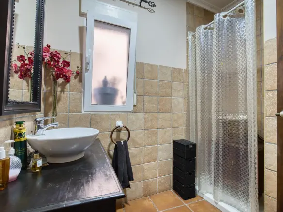 6-bedroom House In Novelda, Spain (364 M²)