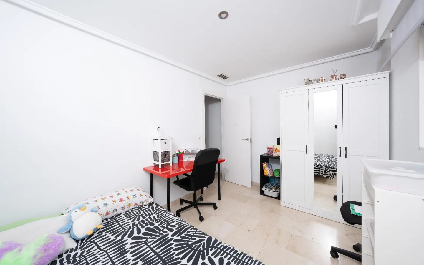3-bedroom Terraced House In Elche, Spain (115 M²)