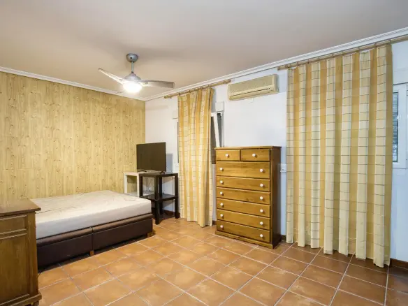 6-bedroom House In Novelda, Spain (364 M²)
