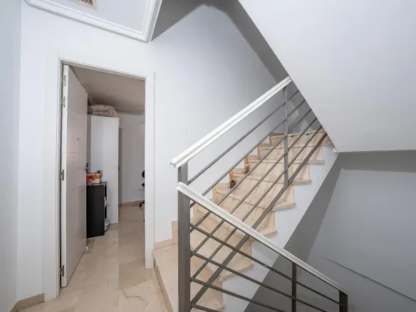 3-bedroom Terraced House In Elche, Spain (115 M²)