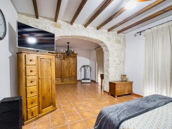 6-bedroom House In Novelda, Spain (364 M²)