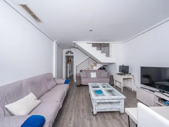 3-bedroom Terraced House In Elche, Spain (115 M²)