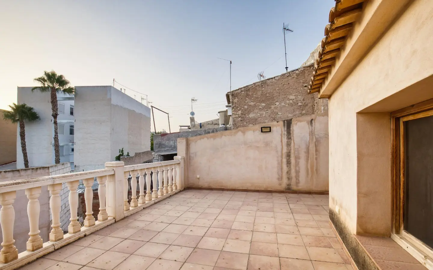 6-bedroom House In Novelda, Spain (364 M²)