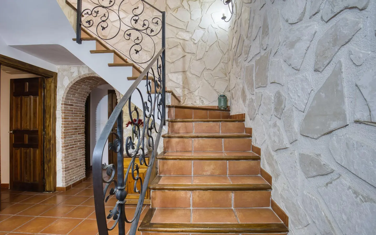 6-bedroom House In Novelda, Spain (364 M²)