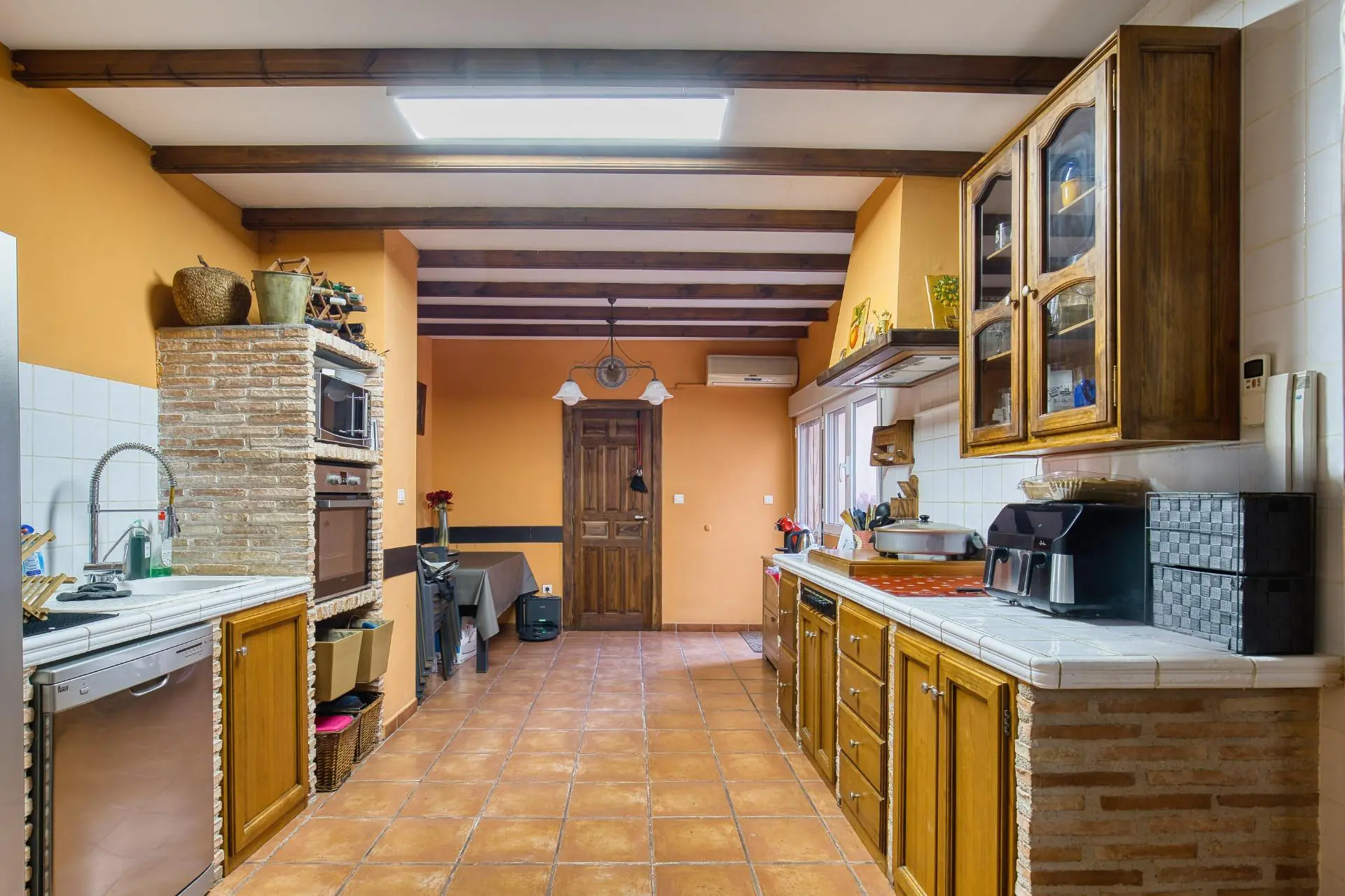 6-bedroom House In Novelda, Spain (364 M²)