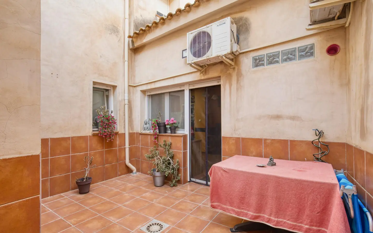6-bedroom House In Novelda, Spain (364 M²)