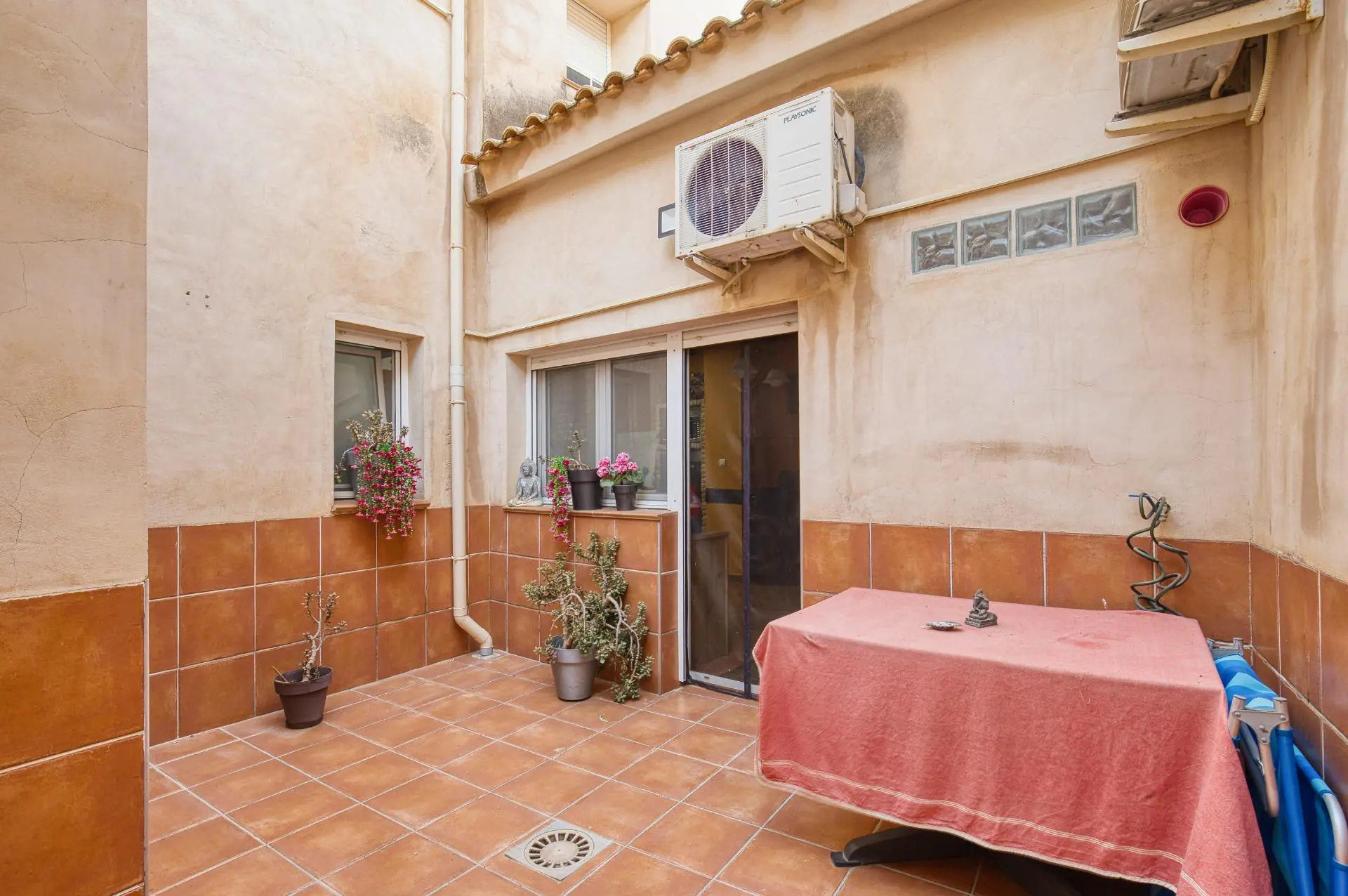 6-bedroom House In Novelda, Spain (364 M²)