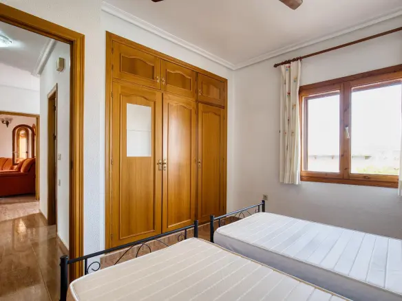 6-bedroom Villa In Torrevieja, Spain (161 M²)