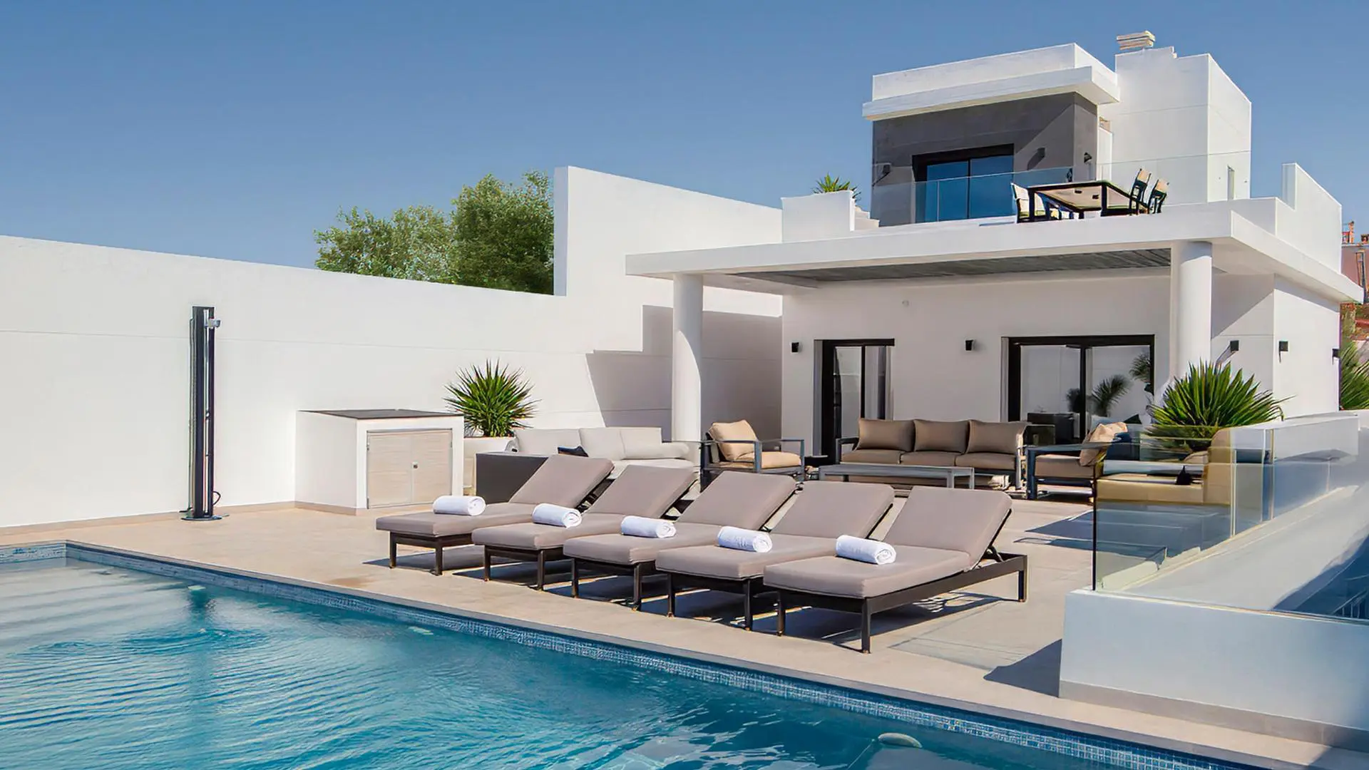 Villa Of 248 M² In Rojales, Spain