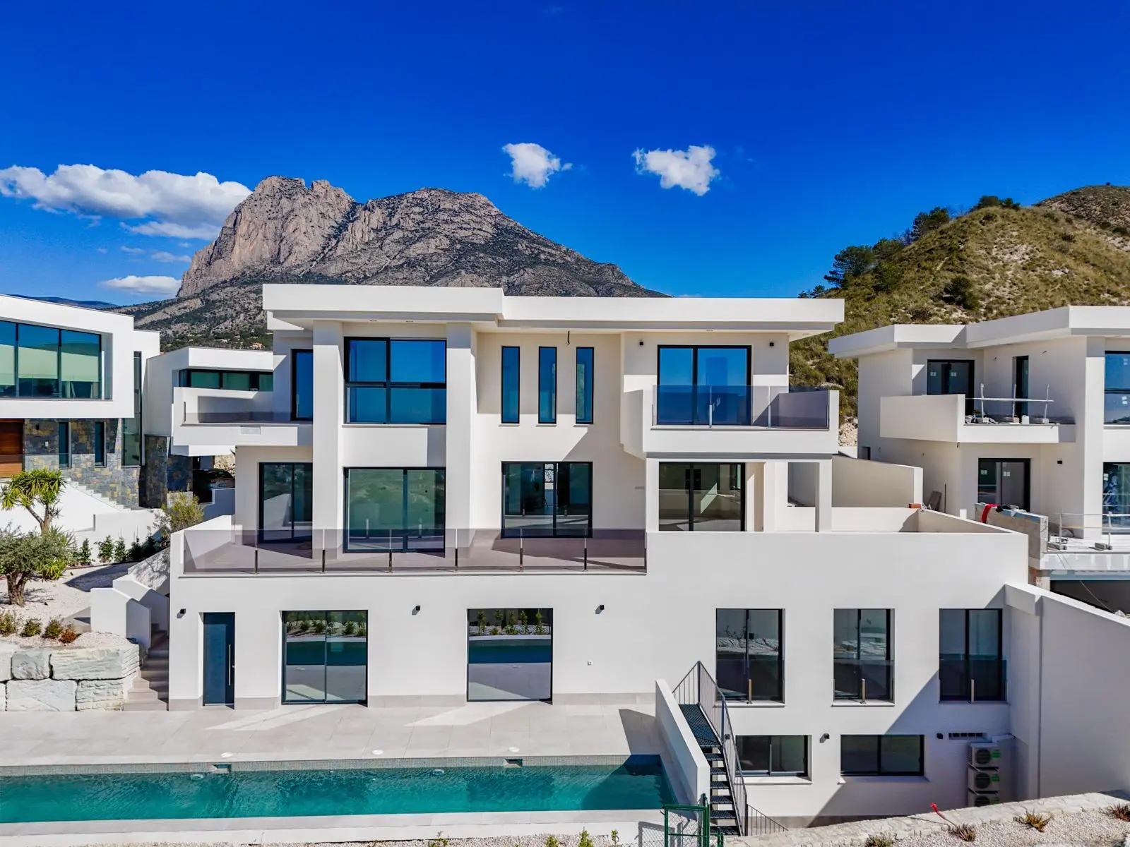 6-bedroom Villa In Finestrat, Spain (665 M²)